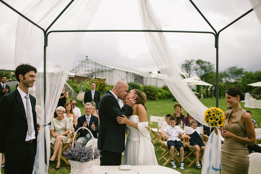 fotografo per matrimoni alla villa lagorio, celle ligure (17)