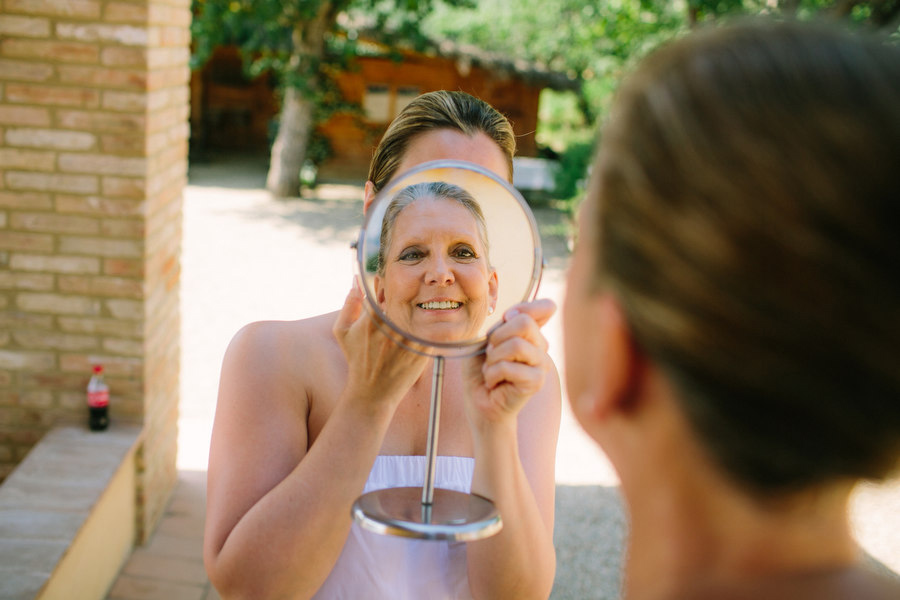 Bride and mum wedding preparation