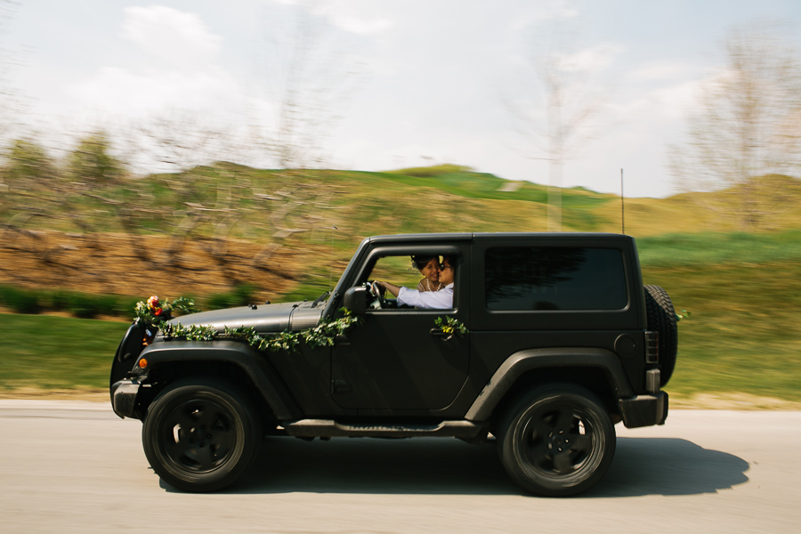 asian wedding portrait with a jeep at Eagles Nest Golf Club Toronto