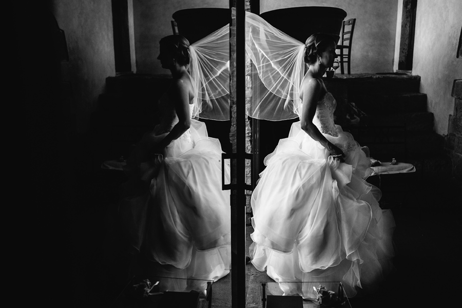 tuscany wedding bride getting ready