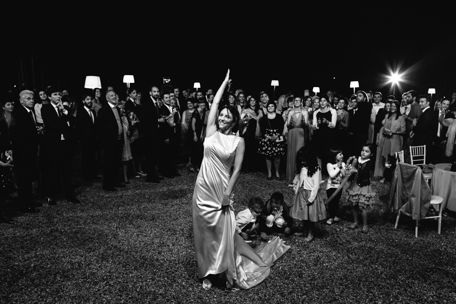 Lancio Bouquet Sposa Lago di Garda