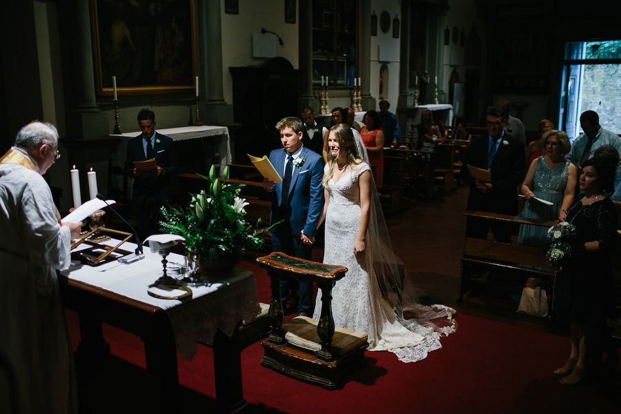 wedding ceremony in florence in church Santa Lucia dei Magnoli