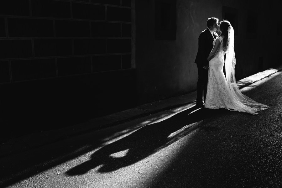 bride and groom portrait with good afternoon sunlight in florenc