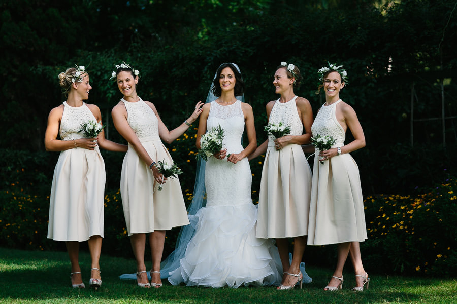 bride and bridesmaids in tuscany