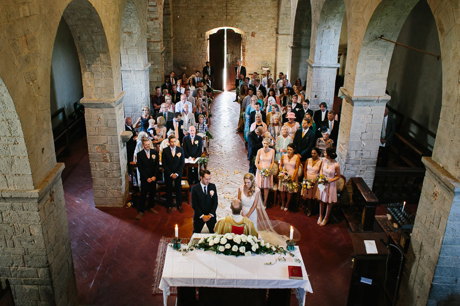 wedding photographer church wedding tuscany