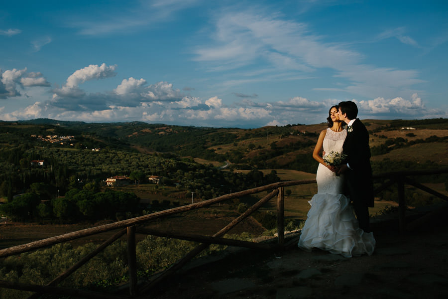 bride and groom wedding photographer tuscany
