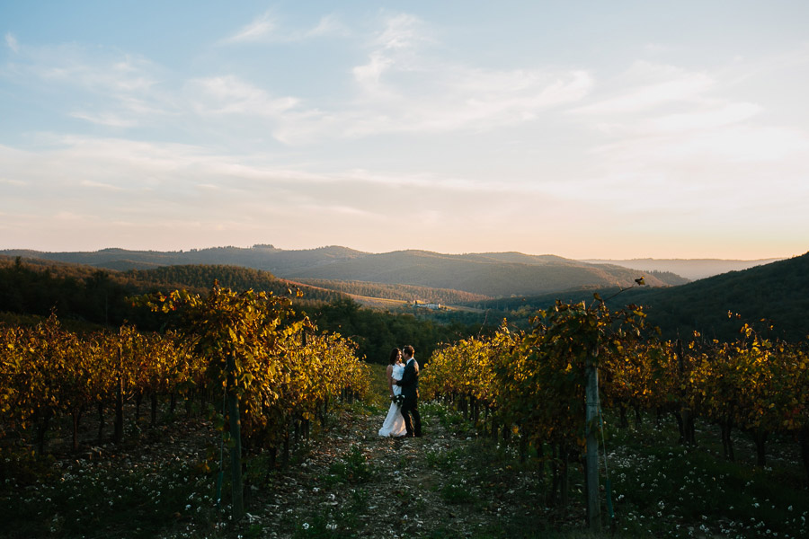 wedding photos tuscany vineyards