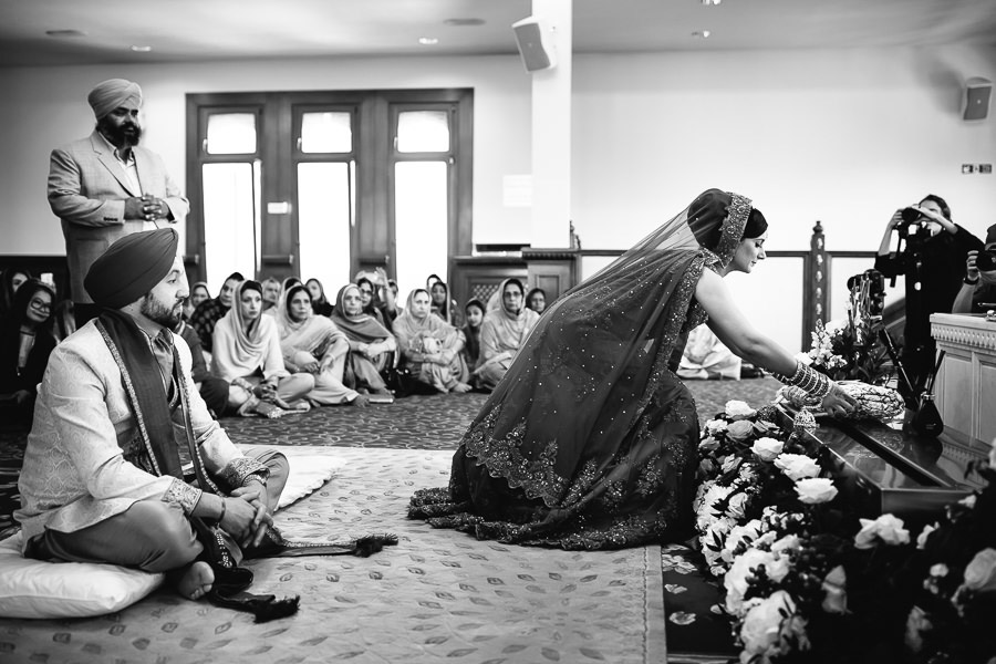 bride ceremony Gravesend Gurdwara