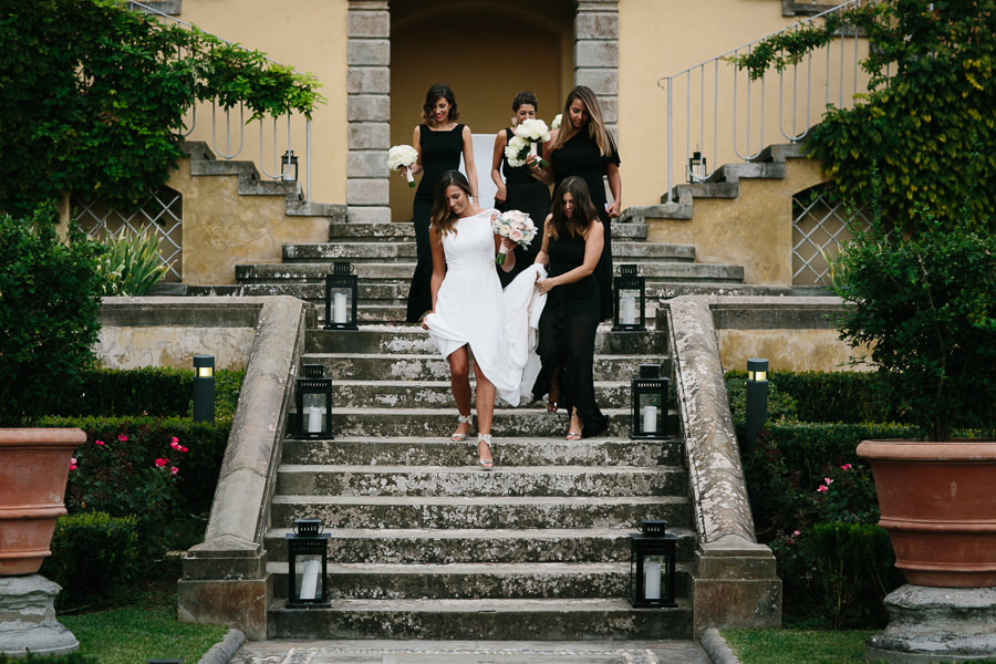 bride and bridesmaids at il salviatino fiesole