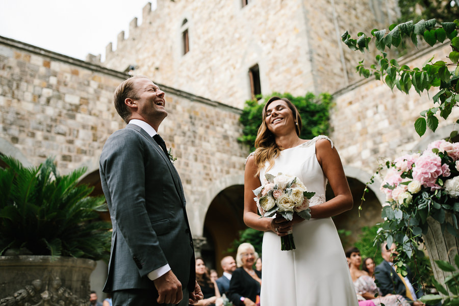 groom and bride at castello di vincigliata wedding