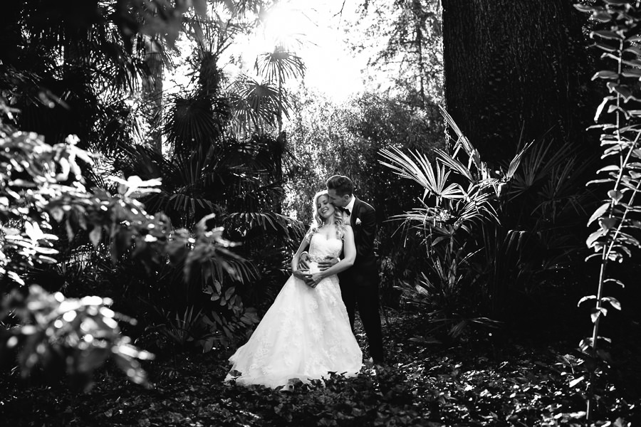 Hochzeitsportrait im Garten von Schloss Rubein