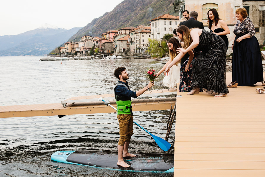 Bride bouquet falls into lake Como