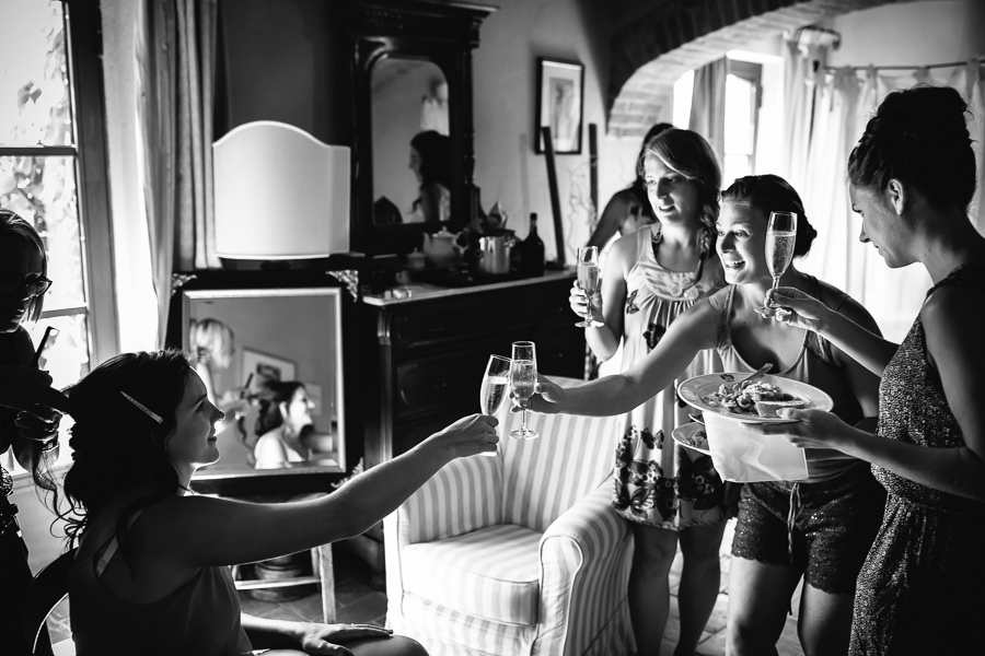 Getting Ready Casa Cornacchi Wedding Tuscany