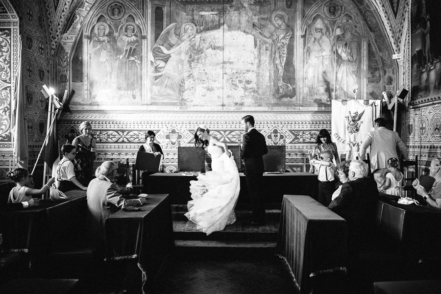 Wedding Photographer in Volterra Tuscany