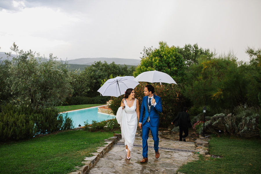 rain wedding tuscany