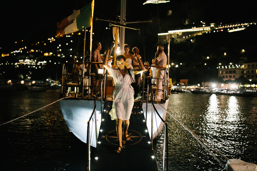 wedding guests sailboat trip amalfi