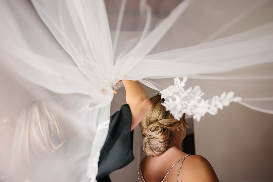 Bride preparation wedding castello del trebbio