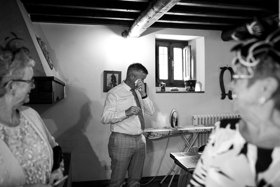 bride getting ready for wedding in florence