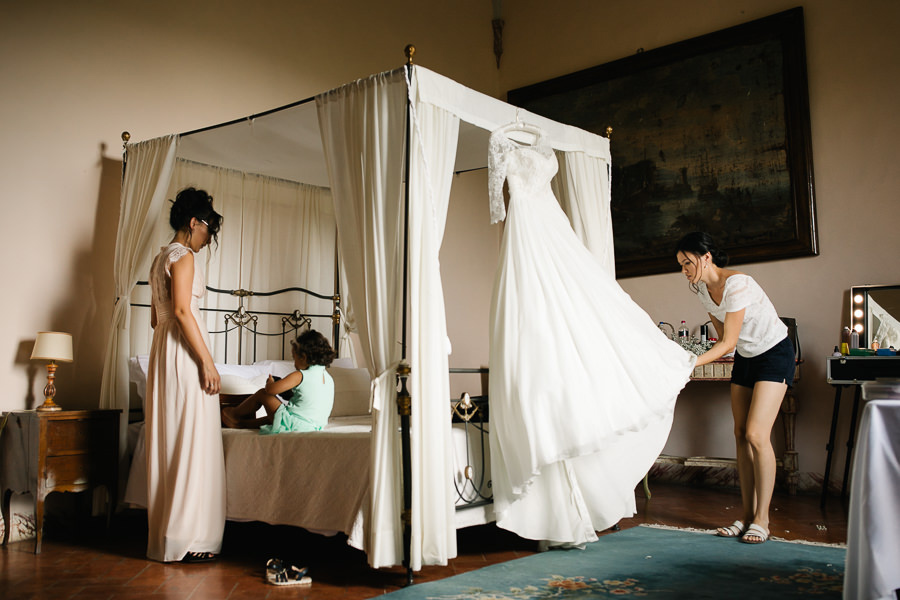Bride getting ready Castello di Meleto Photographer