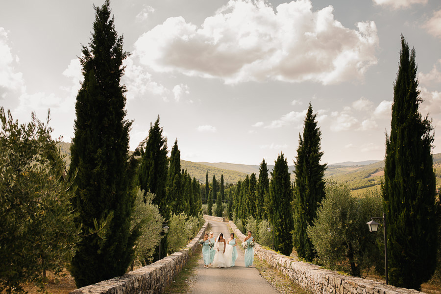 julian kanz is a wedding photographer in tuscany