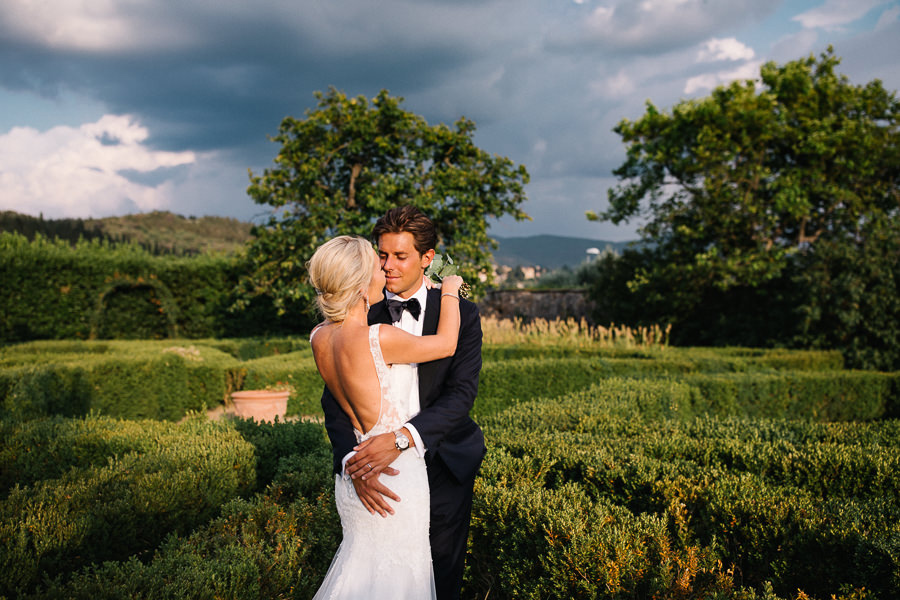 portrait photos in the garden of villa di maiano