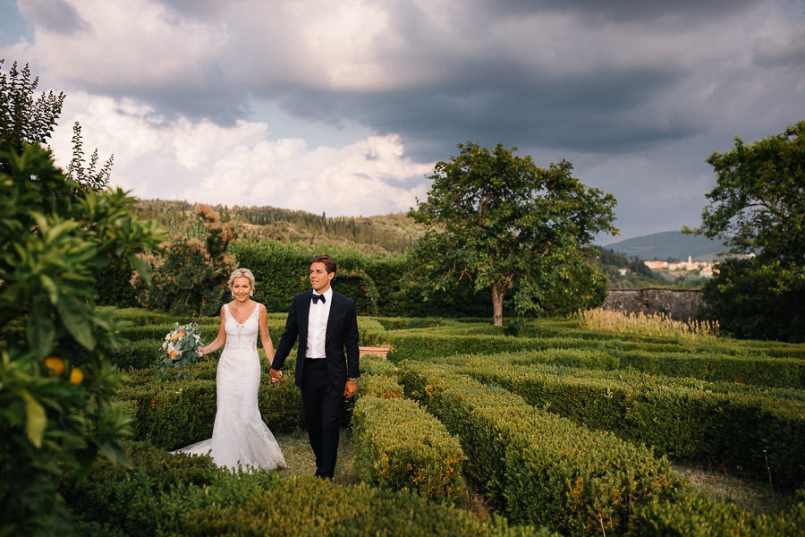 portrait photos in the garden of villa di maiano